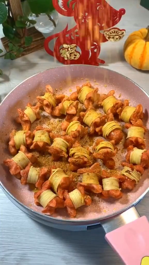 酥脆親親腸的做法-家常味炸菜譜