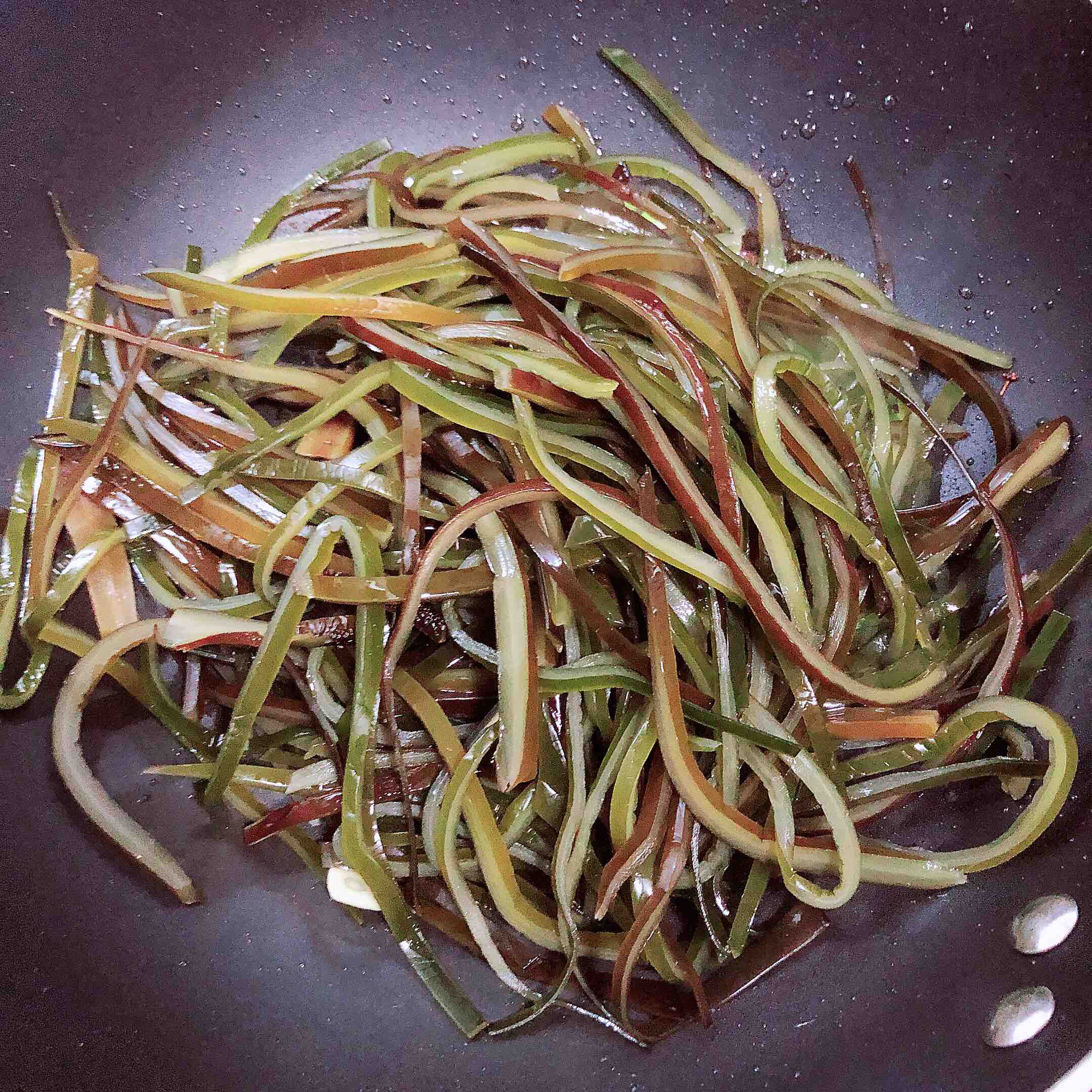豬油香辣海帶絲的做法-咸鮮味炒菜譜-易網健康養生網 豬油香辣海帶絲的做法-咸鮮味炒菜譜