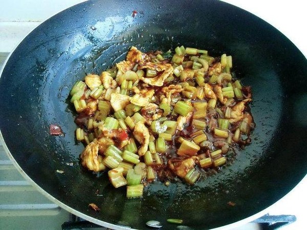 雞肉炒面的做法-家常味炒菜譜-易網健康養生網 雞肉炒面的做法-家常味炒菜譜
