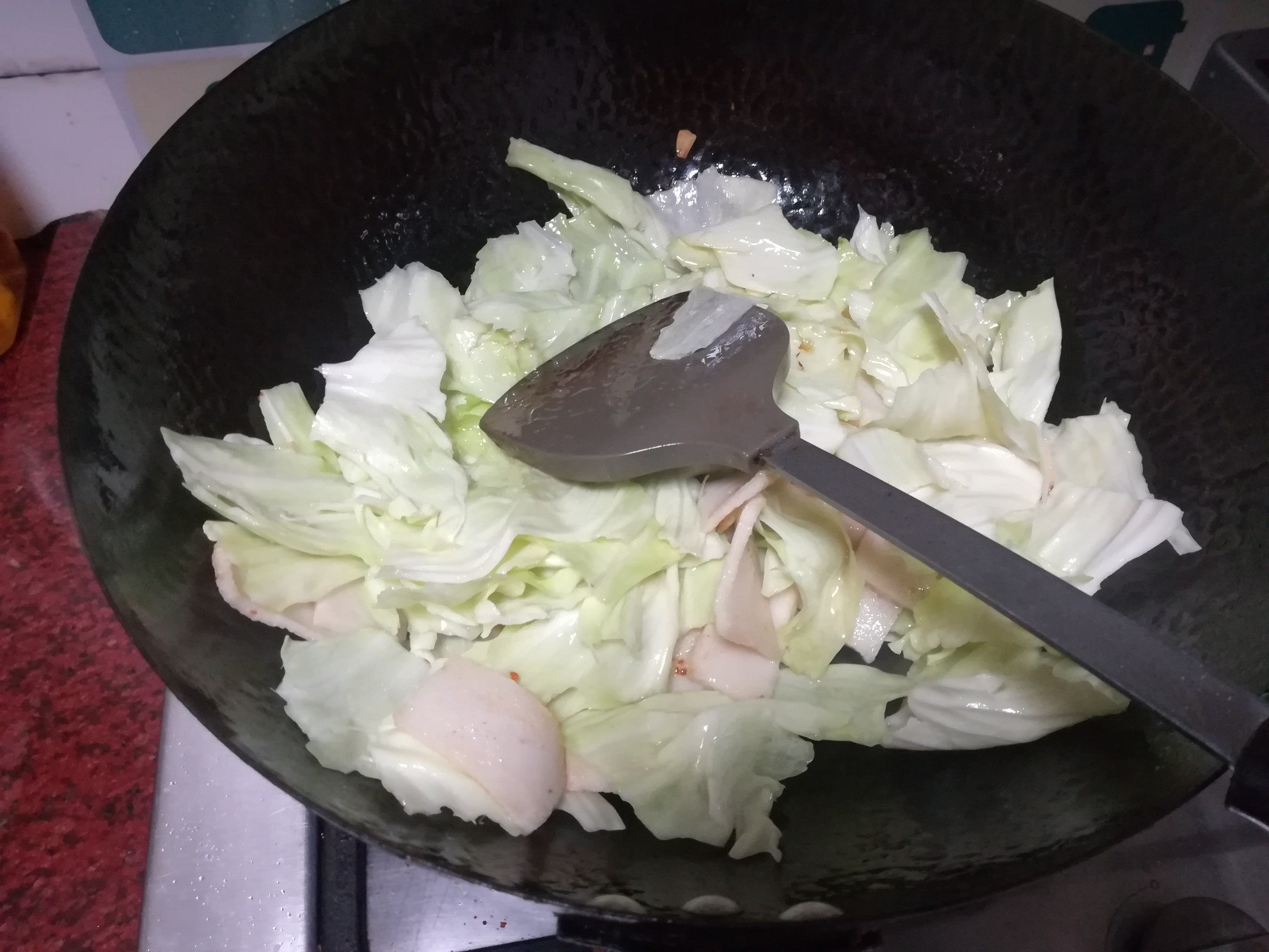 魚豆腐炒包菜的做法-家常味炒菜譜
