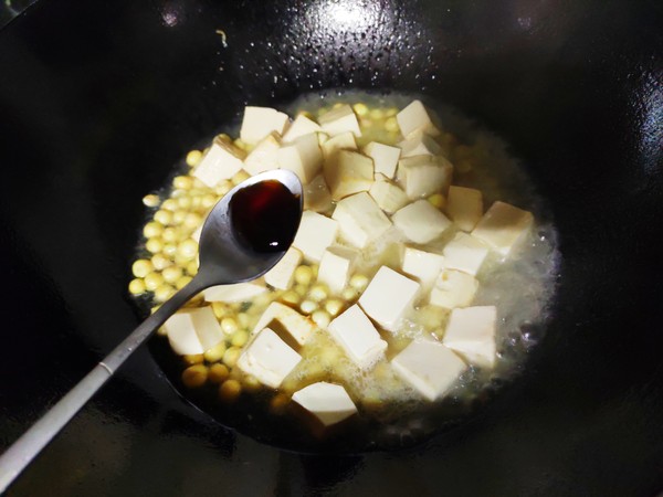 雞頭米燒豆腐的做法-家常味炒菜譜