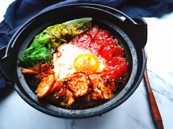 雞腿臘腸煲仔飯的做法-咸鮮味煮菜譜-易網(wǎng)健康養(yǎng)生網(wǎng) 雞腿臘腸煲仔飯的做法-咸鮮味煮菜譜