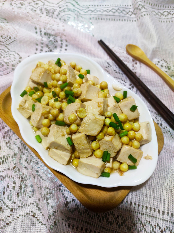 雞頭米燒豆腐的做法-家常味炒菜譜