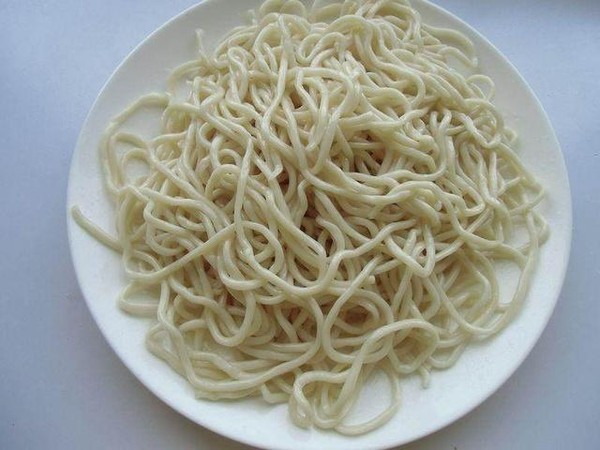 雞肉炒面的做法-家常味炒菜譜-易網健康養生網 雞肉炒面的做法-家常味炒菜譜