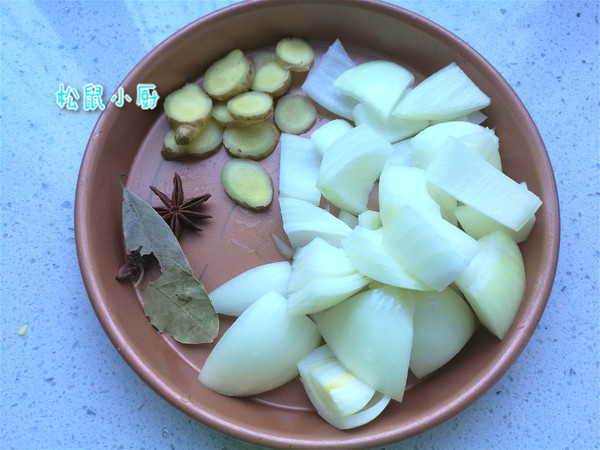 雞翅燜鍋的做法-家常味燜菜譜