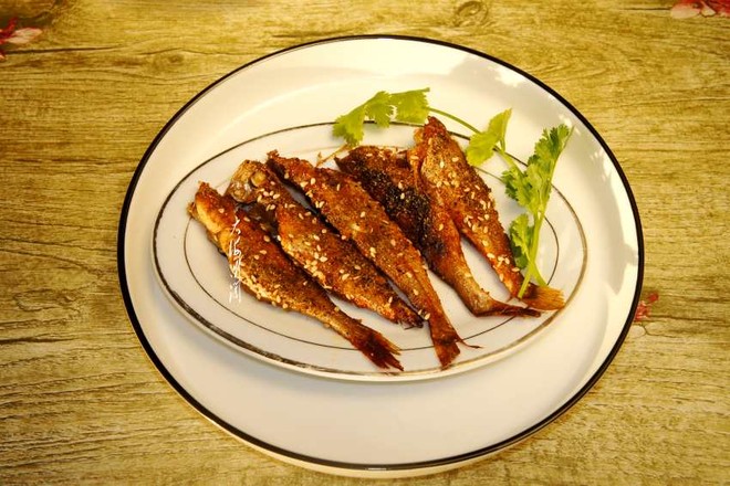 香煎小黃花魚(yú)的做法-香辣味煎菜譜-易網(wǎng)健康養(yǎng)生網(wǎng) 香煎小黃花魚(yú)的做法-香辣味煎菜譜