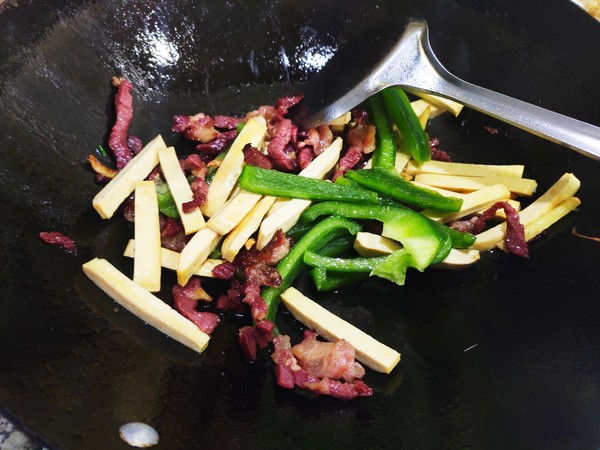 茶干炒馬肉的做法-家常味炒菜譜