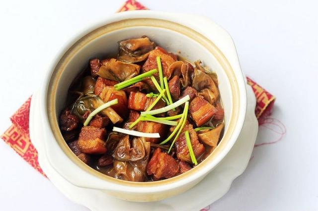 干扁豆紅燒肉的做法-家常味燒菜譜-易網(wǎng)健康養(yǎng)生網(wǎng) 干扁豆紅燒肉的做法-家常味燒菜譜