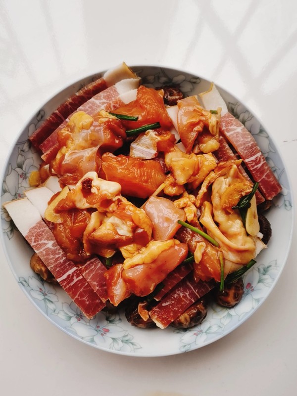 花菇火腿蒸雞的做法-咸鮮味蒸菜譜