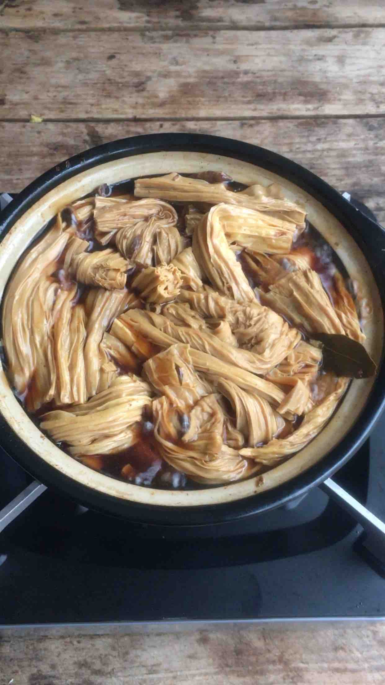 砂鍋腐竹的做法-家常味煮菜譜