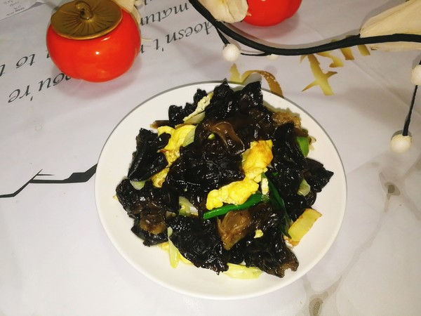 蔥香木耳雞蛋的做法-家常味炒菜譜-易網健康養生網 蔥香木耳雞蛋的做法-家常味炒菜譜