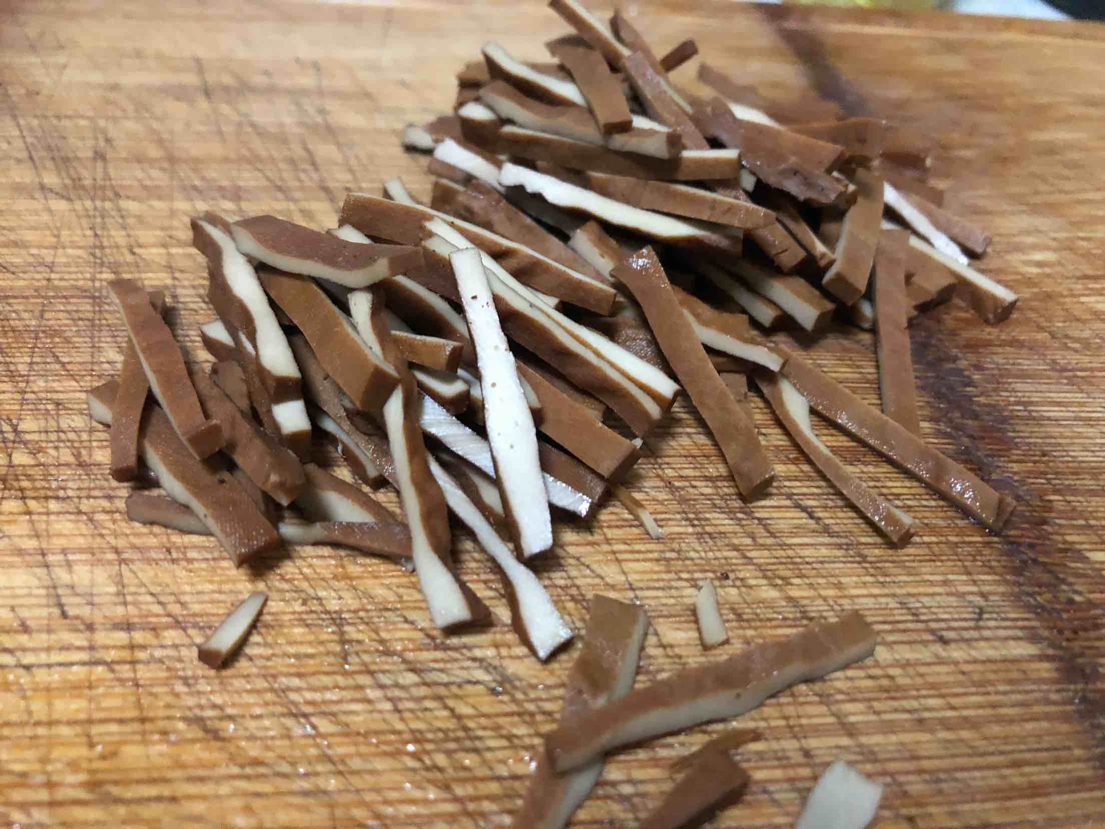 野蘆蒿炒香干的做法-家常味炒菜譜