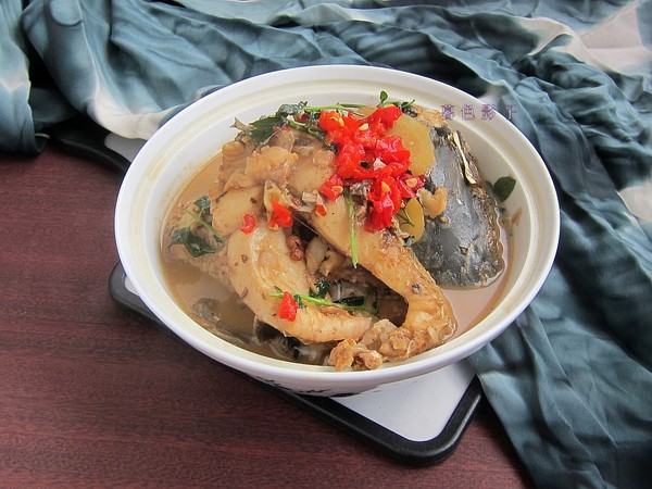 年夜飯一道紅燒魚的做法-家常味燉菜譜-易網健康養生網 年夜飯一道紅燒魚的做法-家常味燉菜譜