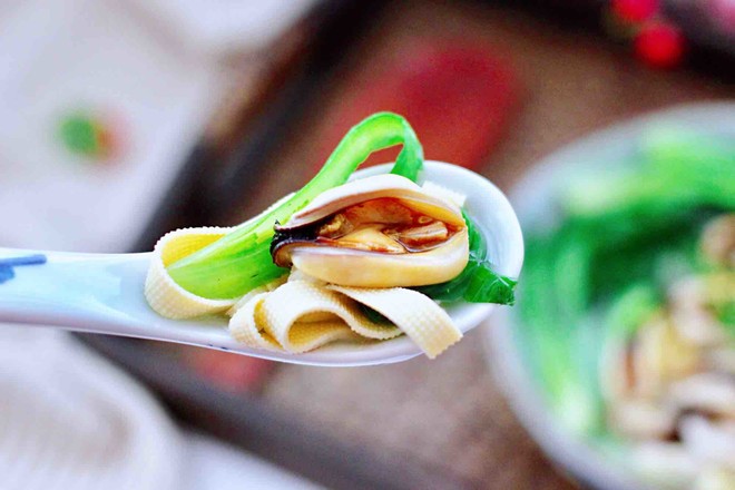 上湯豆皮青口小白菜的做法-咸鮮味煮菜譜-易網(wǎng)健康養(yǎng)生網(wǎng) 上湯豆皮青口小白菜的做法-咸鮮味煮菜譜