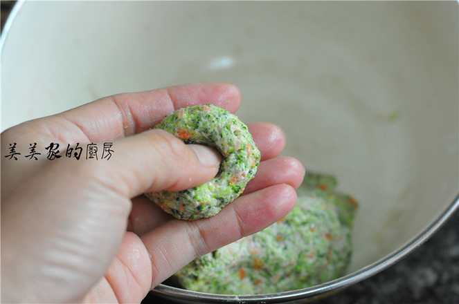 澆汁西藍花盞的做法-家常味蒸菜譜-易網(wǎng)健康養(yǎng)生網(wǎng) 澆汁西藍花盞的做法-家常味蒸菜譜