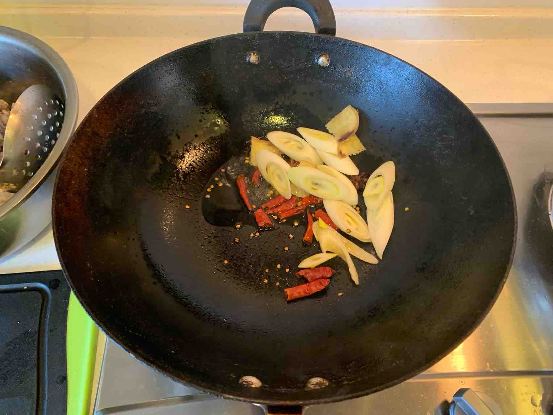 麻辣羊蝎子火鍋的做法-麻辣味燉菜譜-易網(wǎng)健康養(yǎng)生網(wǎng) 麻辣羊蝎子火鍋的做法-麻辣味燉菜譜