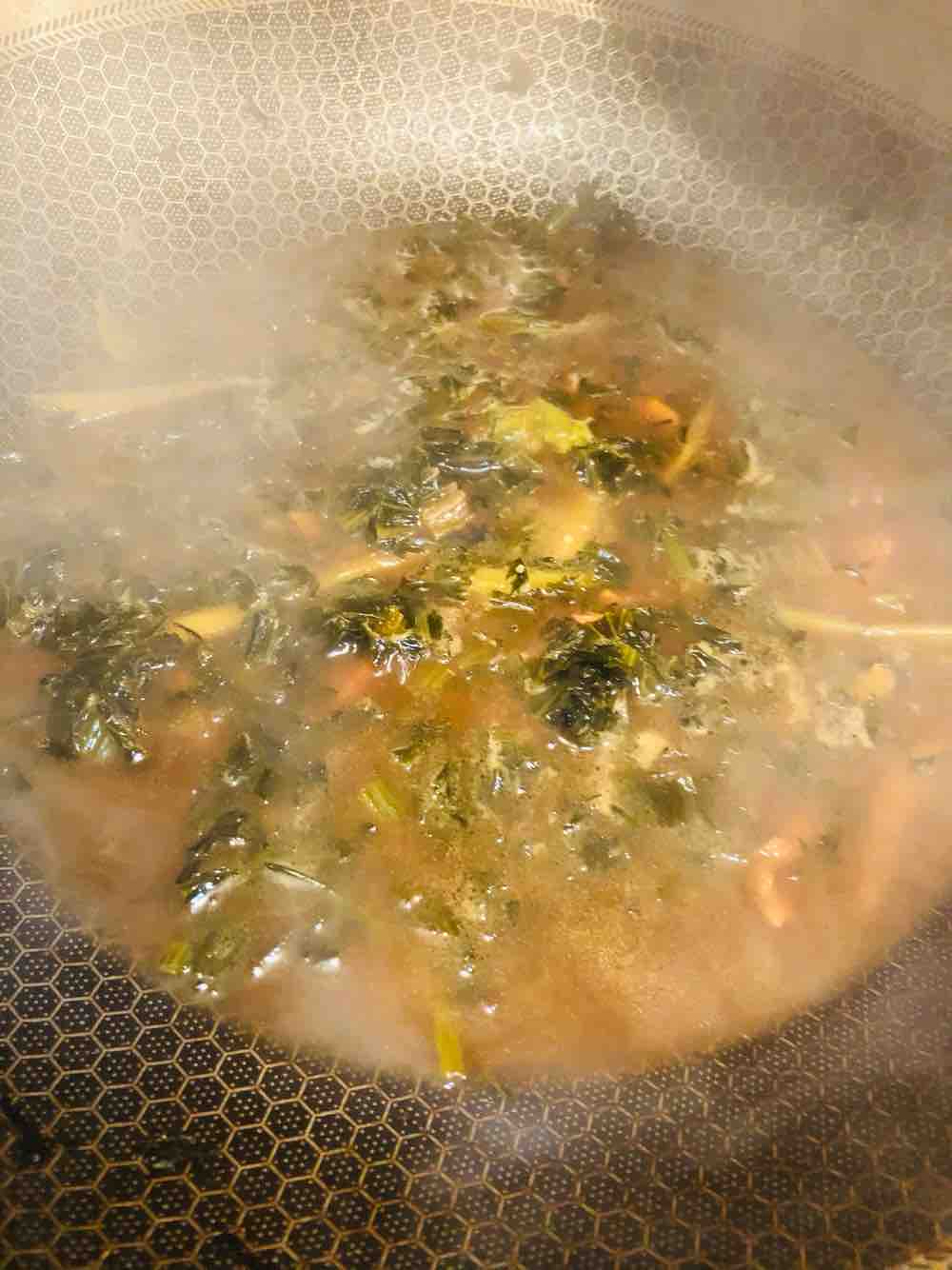 雪菜鯽魚(yú)的做法-家常味燒菜譜-易網(wǎng)健康養(yǎng)生網(wǎng) 雪菜鯽魚(yú)的做法-家常味燒菜譜