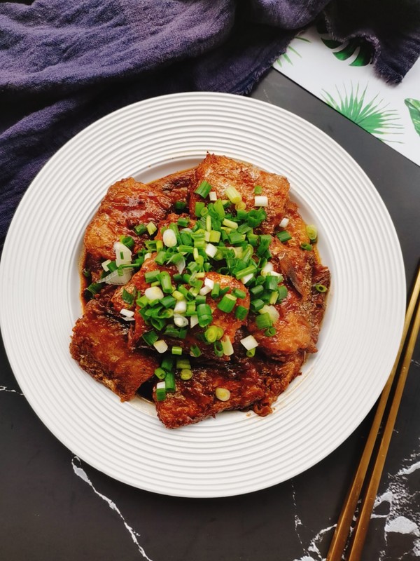 紅燒帶魚的做法-咸鮮味燒菜譜-易網健康養生網 紅燒帶魚的做法-咸鮮味燒菜譜