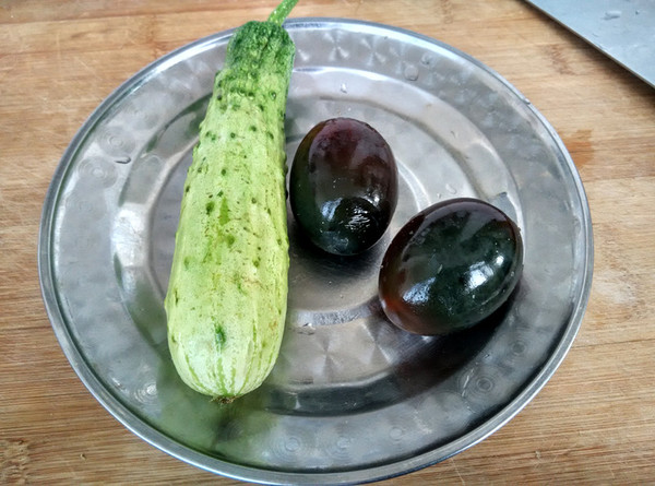 涼拌皮蛋黃瓜的做法-家常味拌菜譜