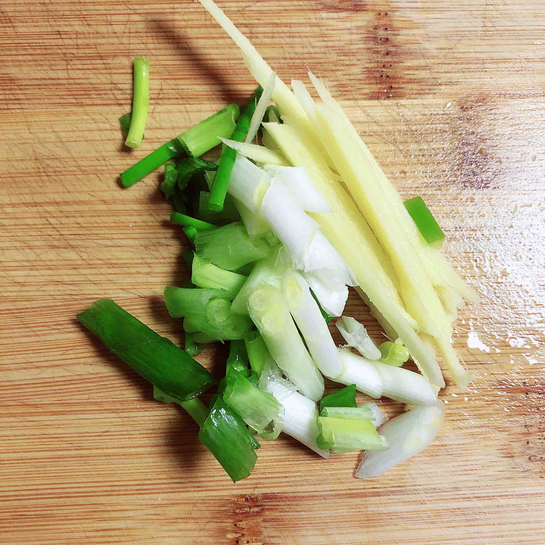 醬燜黃花魚的做法-咸鮮味燜菜譜-易網(wǎng)健康養(yǎng)生網(wǎng) 醬燜黃花魚的做法-咸鮮味燜菜譜