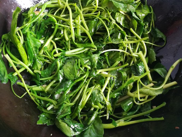 清炒芥藍的做法-家常味炒菜譜