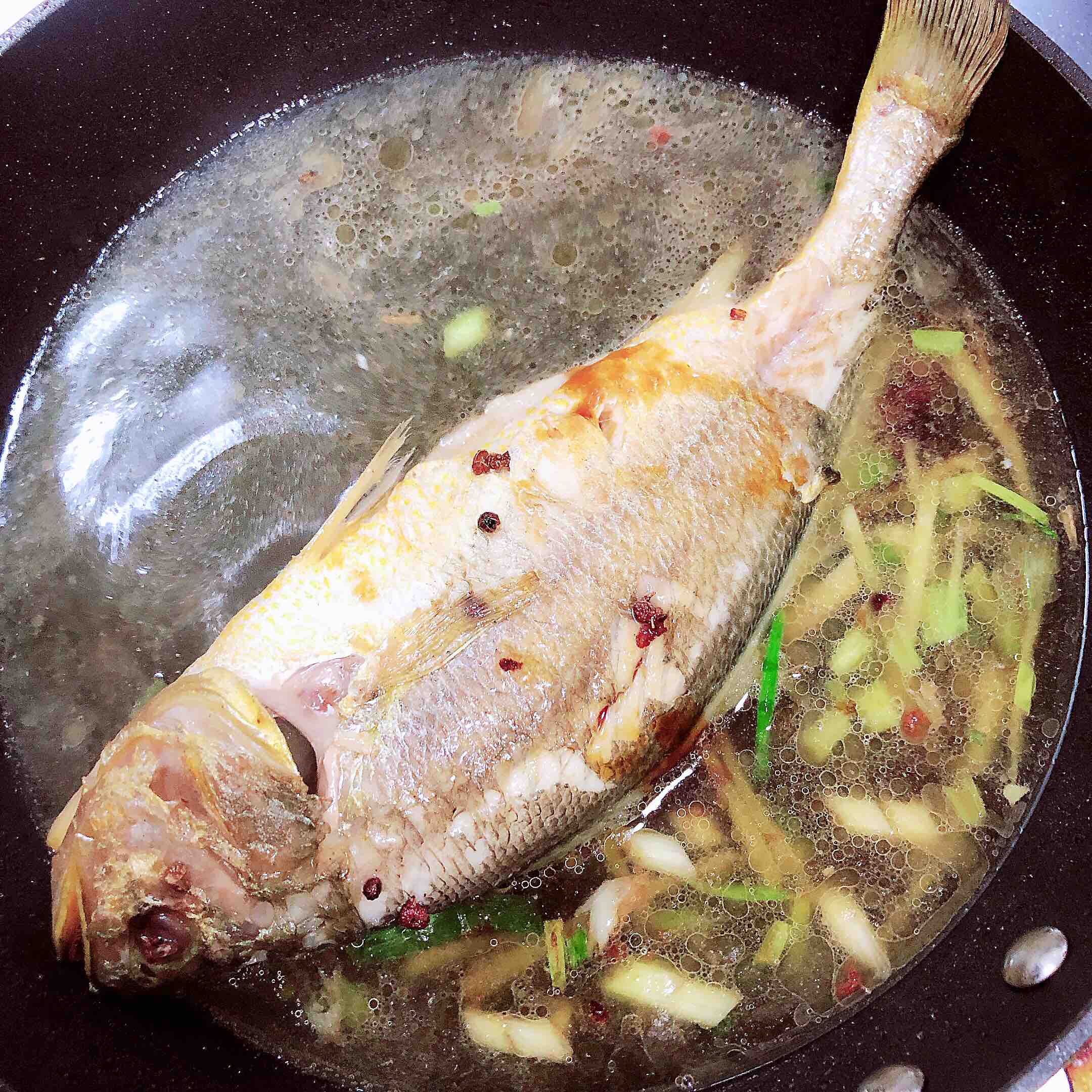 醬燜黃花魚的做法-咸鮮味燜菜譜-易網(wǎng)健康養(yǎng)生網(wǎng) 醬燜黃花魚的做法-咸鮮味燜菜譜