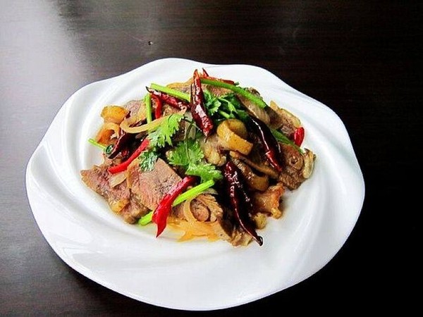 爆炒牛頭肉的做法-香辣味炒菜譜-易網健康養生網 爆炒牛頭肉的做法-香辣味炒菜譜