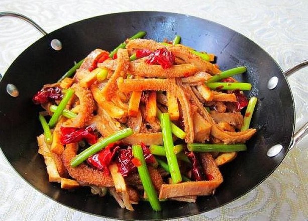干鍋牛肚的做法-香辣味炒菜譜-易網健康養生網 干鍋牛肚的做法-香辣味炒菜譜