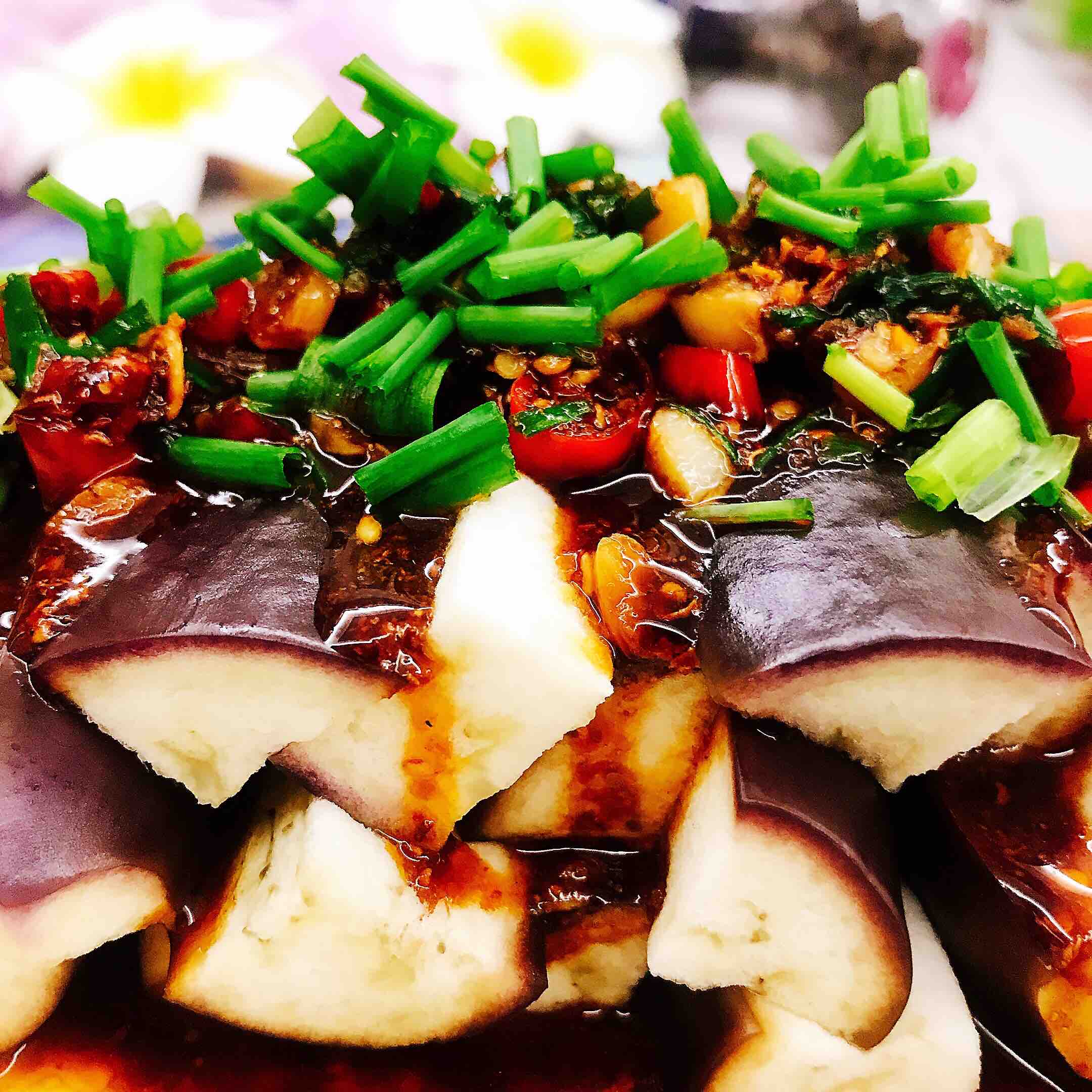 涼拌黑茄的做法-麻辣味蒸菜譜-易網<a href=http://www.aoa7937.com/ target=_blank class=infotextkey>健康養生</a>網 涼拌黑茄的做法-麻辣味蒸菜譜