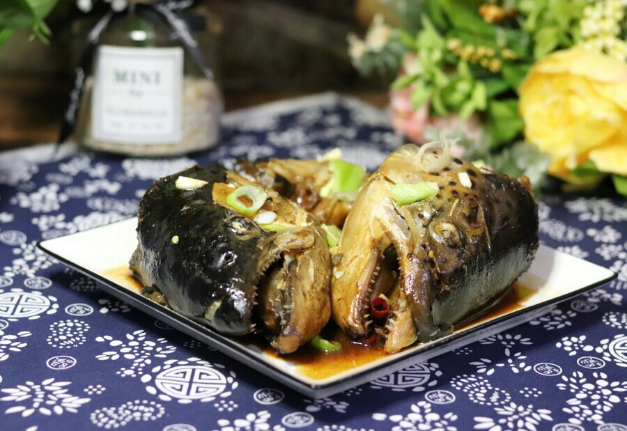 醬三文魚頭的做法-家常味燉菜譜