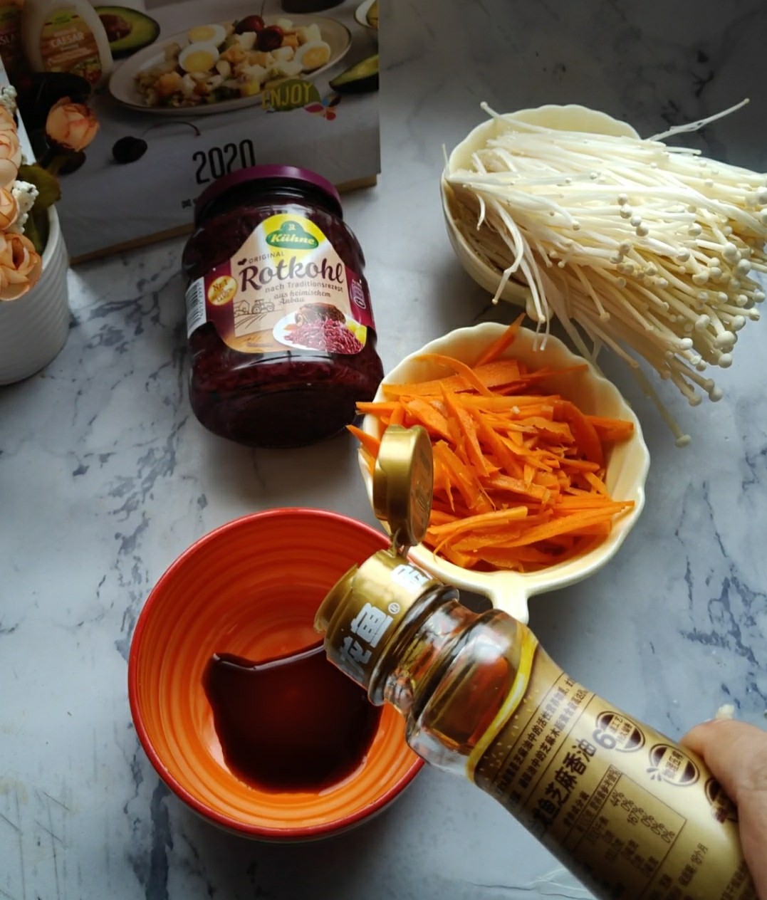 腌紅椰菜金針菇的做法-酸辣味拌菜譜-易網(wǎng)健康養(yǎng)生網(wǎng) 腌紅椰菜金針菇的做法-酸辣味拌菜譜