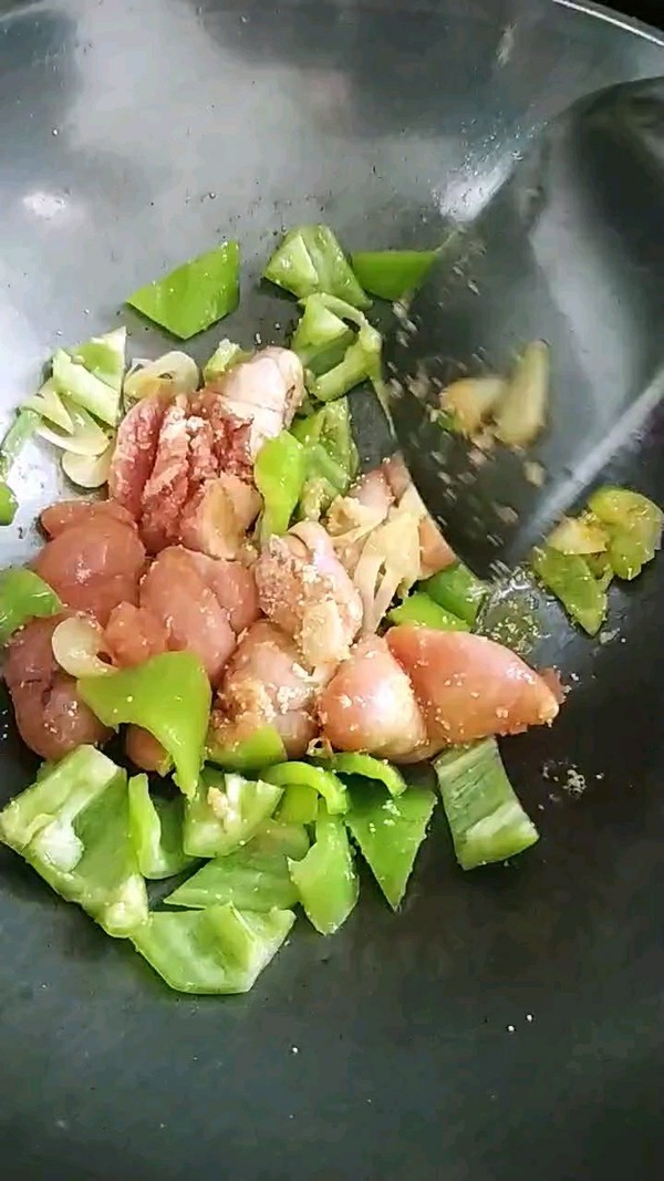 辣椒炒明太魚籽的做法-咸鮮味炒菜譜