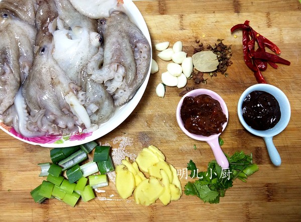 爆頭八爪魚的做法-家常味燉菜譜-易網<a href=http://www.aoa7937.com/ target=_blank class=infotextkey>健康養生</a>網 爆頭八爪魚的做法-家常味燉菜譜