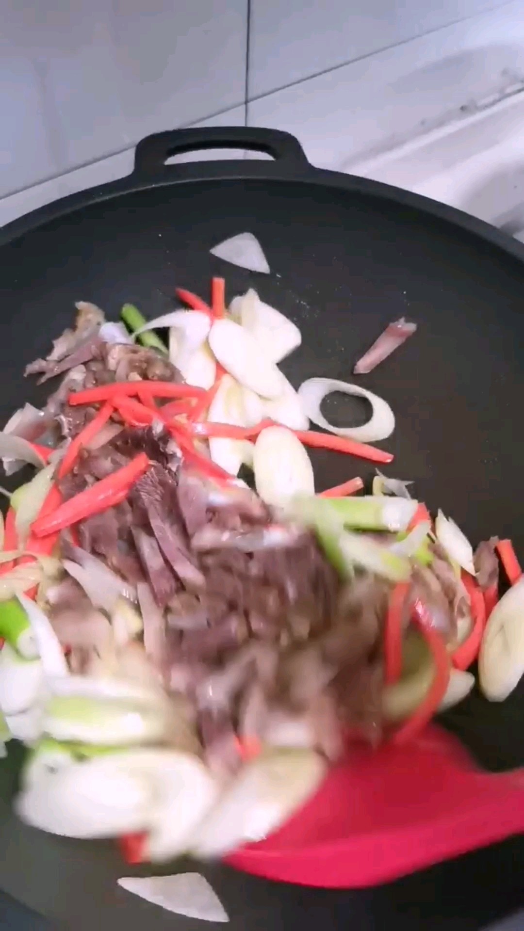 大蔥炒牛雜的做法-家常味炒菜譜