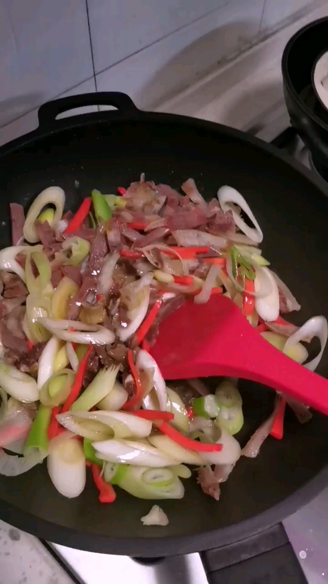 大蔥炒牛雜的做法-家常味炒菜譜