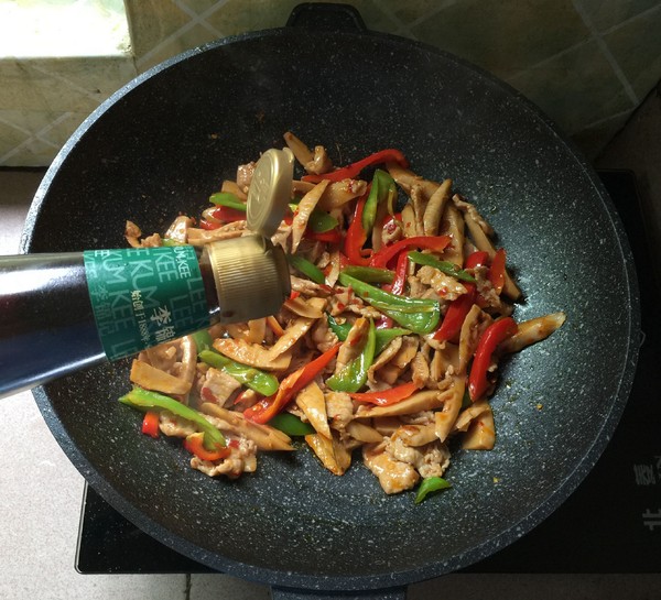 春筍炒瘦肉的做法-香辣味炒菜譜-易網健康養(yǎng)生網 春筍炒瘦肉的做法-香辣味炒菜譜