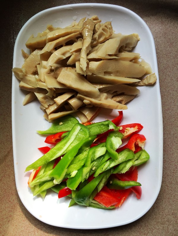 春筍炒瘦肉的做法-香辣味炒菜譜-易網健康養(yǎng)生網 春筍炒瘦肉的做法-香辣味炒菜譜