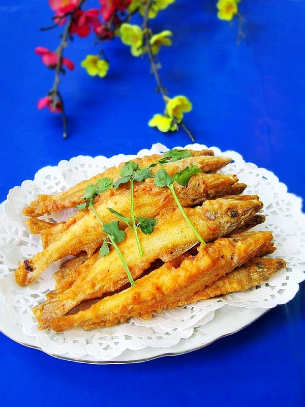 干炸沙丁魚的做法-家常味炸菜譜-易網(wǎng)健康養(yǎng)生網(wǎng) 干炸沙丁魚的做法-家常味炸菜譜