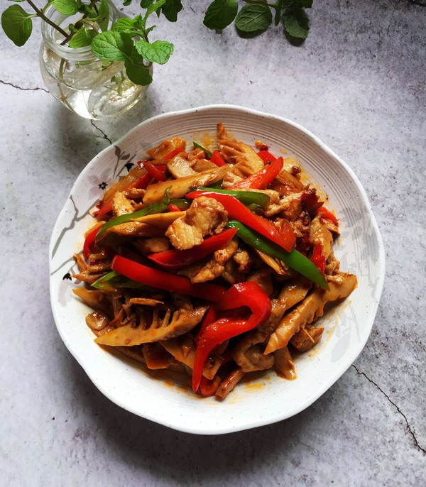 春筍炒瘦肉的做法-香辣味炒菜譜-易網健康養(yǎng)生網 春筍炒瘦肉的做法-香辣味炒菜譜