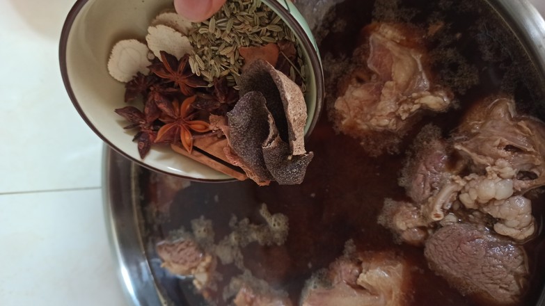 醬牛肉的做法-醬香味煮菜譜-易網健康養生網 醬牛肉的做法-醬香味煮菜譜