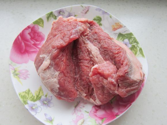 紅燒牛肉的做法-家常味燒菜譜-易網<a href=http://www.aoa7937.com/ target=_blank class=infotextkey>健康養生</a>網 紅燒牛肉的做法-家常味燒菜譜