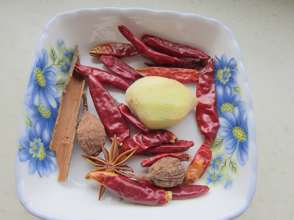 馕包大盤雞的做法-咸鮮味燒菜譜-易網(wǎng)<a href=http://www.aoa7937.com/ target=_blank class=infotextkey>健康養(yǎng)生</a>網(wǎng) 馕包大盤雞的做法-咸鮮味燒菜譜