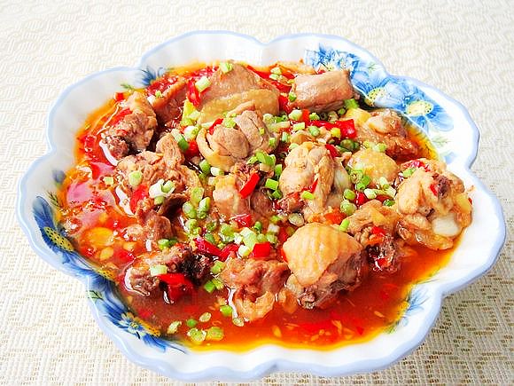 剁椒雞塊的做法-香辣味蒸菜譜-易網(wǎng)健康養(yǎng)生網(wǎng) 剁椒雞塊的做法-香辣味蒸菜譜