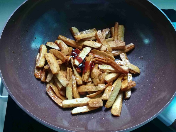 韭菜炒香干的做法-家常味炒菜譜