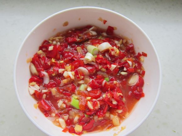 剁椒雞塊的做法-香辣味蒸菜譜-易網(wǎng)健康養(yǎng)生網(wǎng) 剁椒雞塊的做法-香辣味蒸菜譜