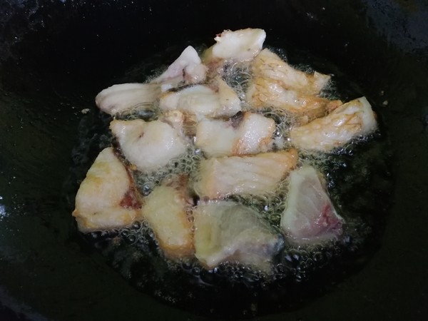 麻辣魚塊的做法-麻辣味炸菜譜-易網健康養生網 麻辣魚塊的做法-麻辣味炸菜譜