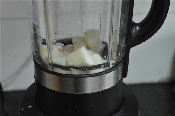 黑豆糕的做法-甜味蒸菜譜-易網<a href=http://www.aoa7937.com/ target=_blank class=infotextkey>健康養生</a>網 黑豆糕的做法-甜味蒸菜譜