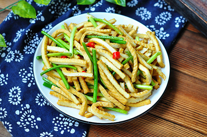 蒜苔炒豆干的做法-家常味炒菜譜-易網(wǎng)健康養(yǎng)生網(wǎng) 蒜苔炒豆干的做法-家常味炒菜譜