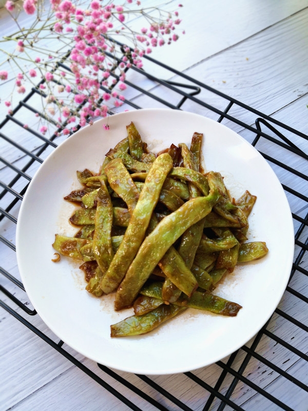 油燜豆角的做法-家常味燜菜譜-易網健康養生網 油燜豆角的做法-家常味燜菜譜