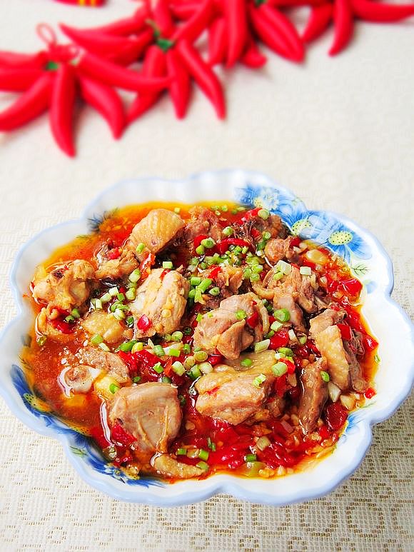剁椒雞塊的做法-香辣味蒸菜譜-易網(wǎng)健康養(yǎng)生網(wǎng) 剁椒雞塊的做法-香辣味蒸菜譜